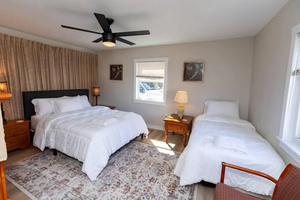 Updated & Comfy Bungalow With Parking Easy Access Pittsburgh 0*,  Stati Uniti