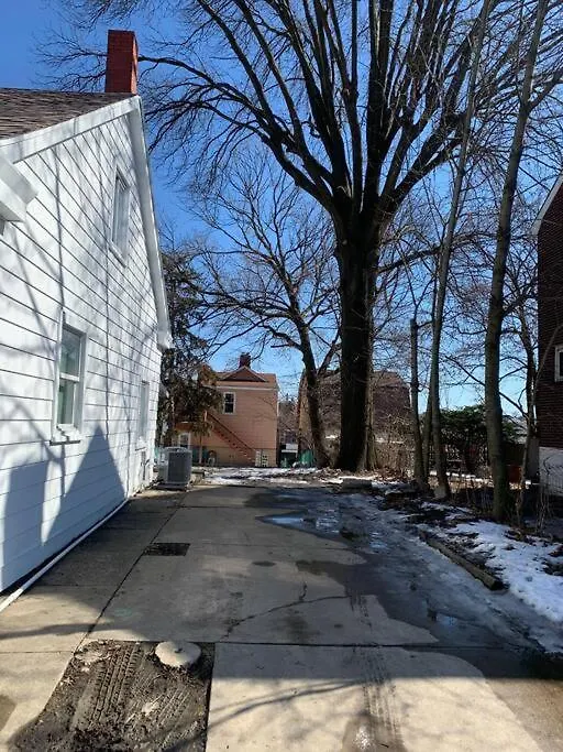 Updated & Comfy Bungalow With Parking Easy Access Pittsburgh 0*,  United States