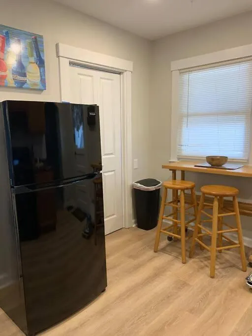 Updated & Comfy Bungalow With Parking Easy Access Pittsburgh
